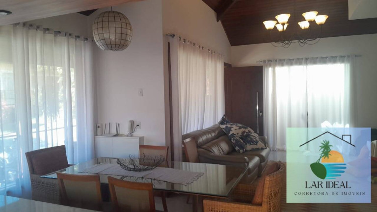 Imagem Casa com 4 Quartos à Venda, em Ferradurinha - Búzios Imagem Casa com 4 Quartos à Venda, em Ferradurinha - Búzios