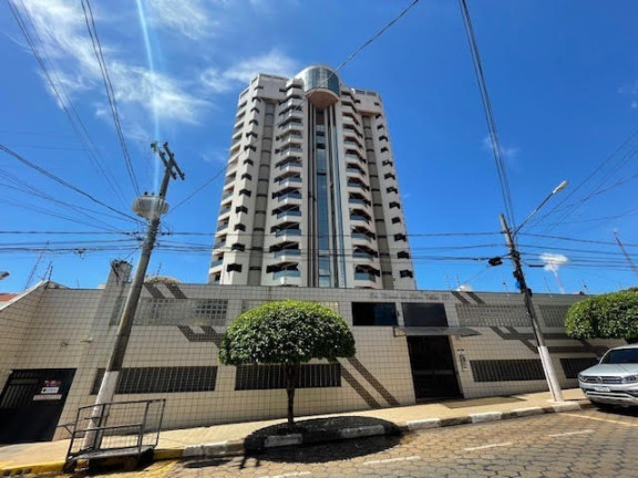 Imagem Imóvel com 4 Quartos à Venda, 497 m² em Centro - Tatuí Imagem Imóvel com 4 Quartos à Venda, 497 m² em Centro - Tatuí