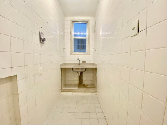 Imagem Kitnet com 1 Quarto à Venda, 37 m² em Pitangueiras - Guarujá Imagem Kitnet com 1 Quarto à Venda, 37 m² em Pitangueiras - Guarujá
