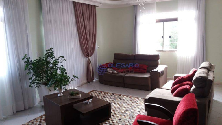 Imagem Sobrado com 4 Quartos à Venda, 460 m² em Centro - Penha Imagem Sobrado com 4 Quartos à Venda, 460 m² em Centro - Penha