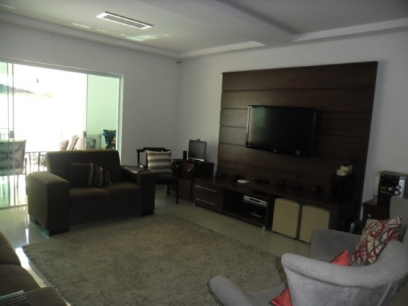 Casa com 3 Quartos à Venda,  em Vila Branca - Jacareí