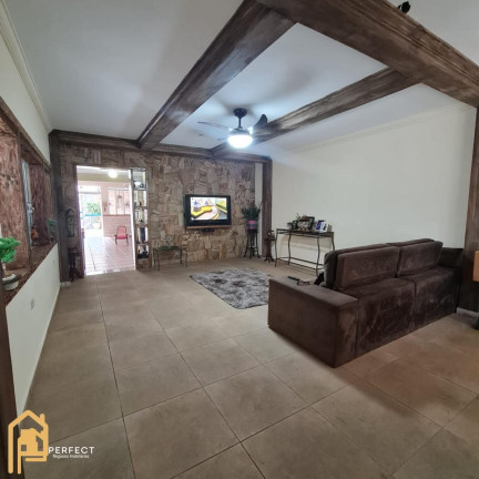 Imagem Casa com 4 Quartos à Venda, 200 m² em Jardim Maria Augusta - Taubaté Imagem Casa com 4 Quartos à Venda, 200 m² em Jardim Maria Augusta - Taubaté