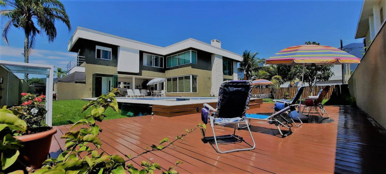 Imagem Sobrado com 4 Quartos à Venda, 860 m² em Massaguaçu - Caraguatatuba Imagem Sobrado com 4 Quartos à Venda, 860 m² em Massaguaçu - Caraguatatuba