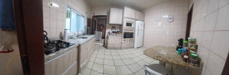 Imagem Casa com 4 Quartos à Venda, 412 m² em Serraria - São José