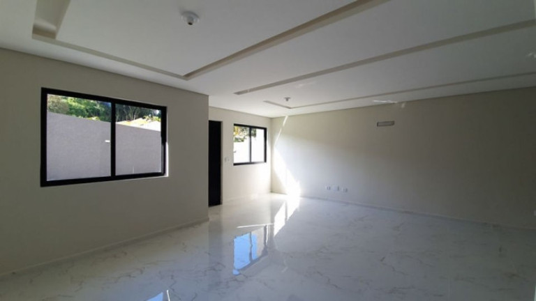 Imagem Casa com 3 Quartos à Venda, 163 m² em Uberaba - Curitiba