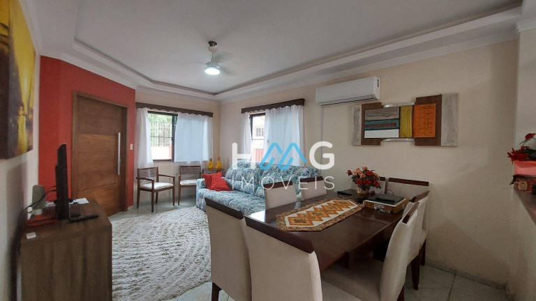 Casa com 3 Quartos à Venda, 200 m² em Meia Praia - Itapema