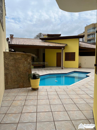 Imagem Sobrado com 6 Quartos à Venda, 375 m² em Centro - Ubatuba Imagem Sobrado com 6 Quartos à Venda, 375 m² em Centro - Ubatuba