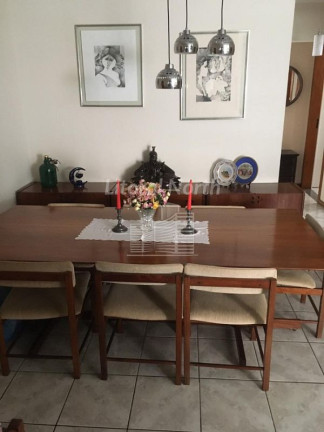 Imagem Apartamento com 3 Quartos à Venda, 242 m² em Centro - Balneário Camboriú Imagem Apartamento com 3 Quartos à Venda, 242 m² em Centro - Balneário Camboriú