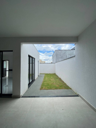 Imagem Casa com 3 Quartos à Venda, 300 m² em Piracangaguá - Taubaté Imagem Casa com 3 Quartos à Venda, 300 m² em Piracangaguá - Taubaté