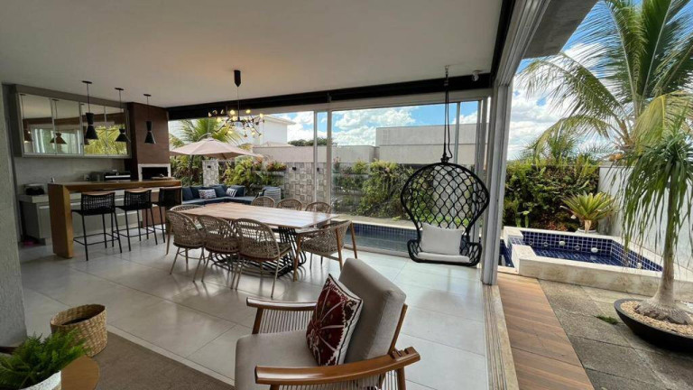 Imagem Casa com 3 Quartos à Venda, 255 m² em Alphaville Flamboyant Residencial Araguaia - Goiânia Imagem Casa com 3 Quartos à Venda, 255 m² em Alphaville Flamboyant Residencial Araguaia - Goiânia
