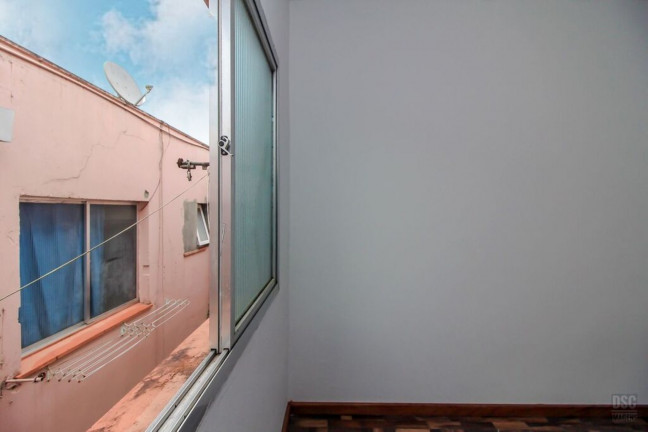 Imagem Imóvel com 2 Quartos à Venda, 42 m² em Cristal - Porto Alegre Imagem Imóvel com 2 Quartos à Venda, 42 m² em Cristal - Porto Alegre