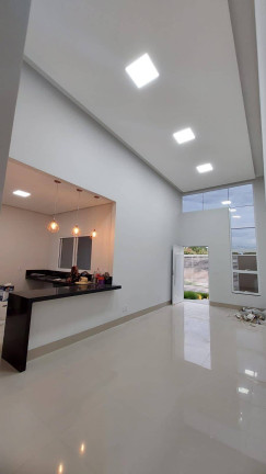 Imagem Casa com 3 Quartos à Venda, 180 m² em Jardim Shangri-la - Cuiabá