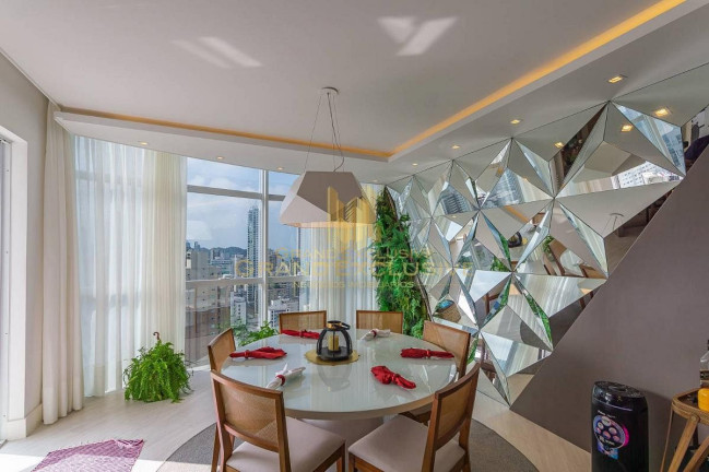 Apartamento com 3 Quartos à Venda, 128 m² em Centro - Balneário Camboriú