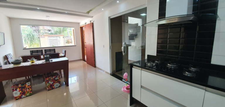 Imagem Casa com 3 Quartos à Venda, 180 m² em Piratininga - Niterói