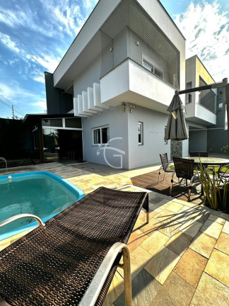 Casa com 3 Quartos à Venda, 193 m² em Saguaçu - Joinville