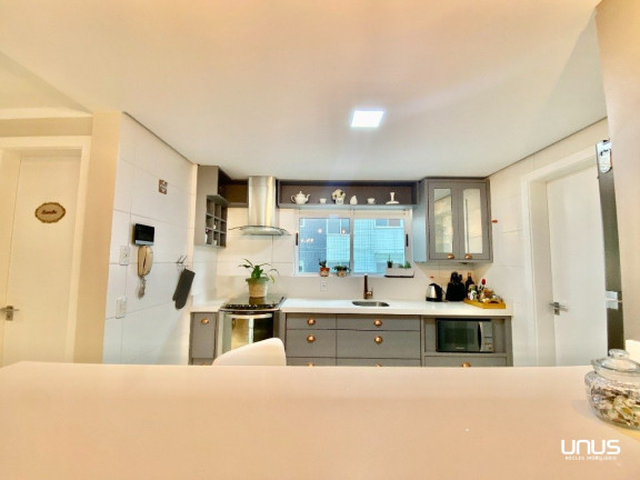Imagem Apartamento com 4 Quartos à Venda, 144 m² em Agronômica - Florianópolis Imagem Apartamento com 4 Quartos à Venda, 144 m² em Agronômica - Florianópolis