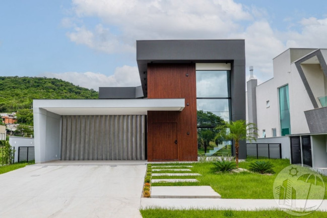 Imagem Casa com 4 Quartos à Venda, 317 m² em Santa Regina - Camboriú