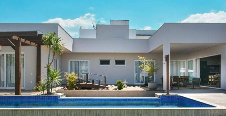 Imagem Casa com 3 Quartos à Venda, 769 m² em Santa Regina - Camboriú