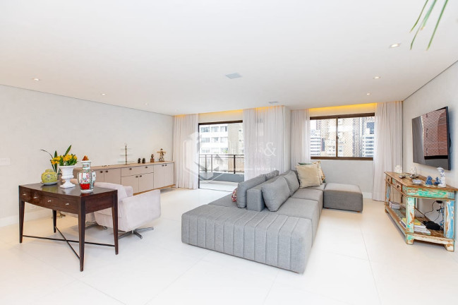 Apartamento com 4 Quartos à Venda, 197 m² em Jardim Europa - São Paulo