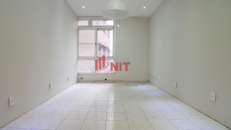 Sala Comercial à Venda, 130 m² em Centro - Niterói