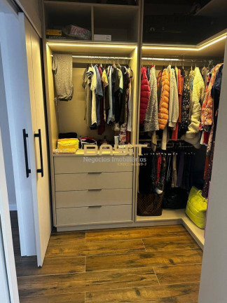 Imagem Casa com 3 Quartos à Venda, 360 m² em Jardim Novo Mundo - Jundiaí Imagem Casa com 3 Quartos à Venda, 360 m² em Jardim Novo Mundo - Jundiaí