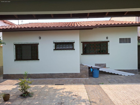 Imagem Casa com 2 Quartos à Venda, 360 m² em Piratininga - Niterói