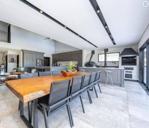 Imagem Casa com 4 Quartos à Venda, 588 m² em Santo Inácio - Curitiba Imagem Casa com 4 Quartos à Venda, 588 m² em Santo Inácio - Curitiba