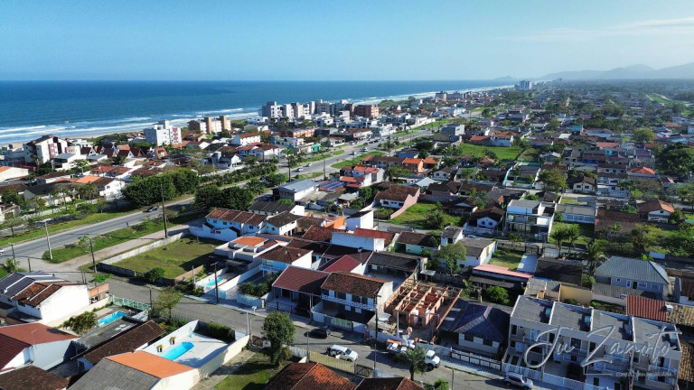 Imagem Casa com 3 Quartos à Venda, em Matinhos Imagem Casa com 3 Quartos à Venda, em Matinhos
