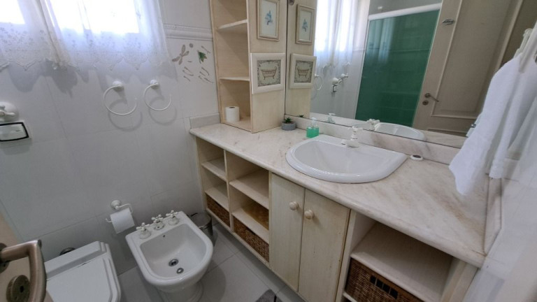 Imagem Apartamento com 4 Quartos à Venda, 250 m² em Pitangueiras - Guarujá Imagem Apartamento com 4 Quartos à Venda, 250 m² em Pitangueiras - Guarujá