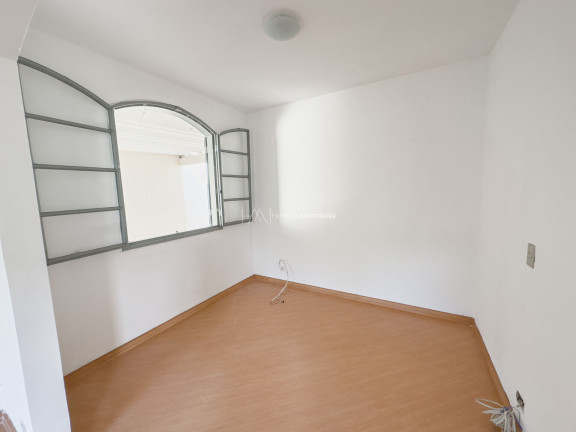 Imagem Casa com 5 Quartos à Venda, 338 m² em Orleans - Curitiba