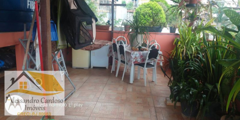 Imagem Casa com 4 Quartos à Venda, 200 m²