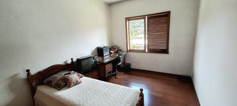 Imagem Casa com 6 Quartos à Venda, 430 m² em Barra Do Imbuí - Teresópolis