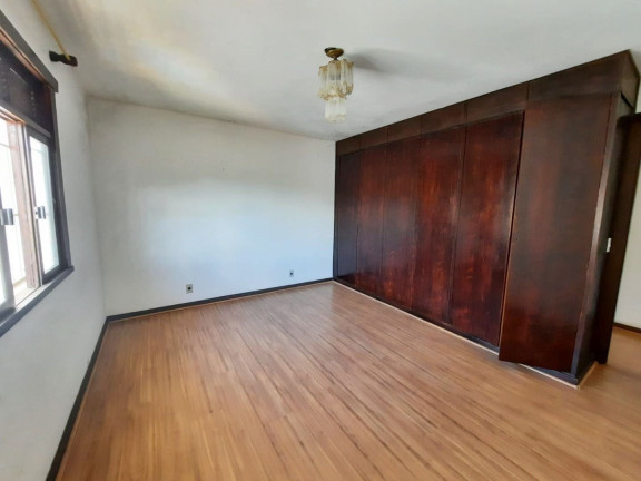 Imagem Casa com 4 Quartos à Venda, 229 m² em Parque Do Ingá - Teresópolis