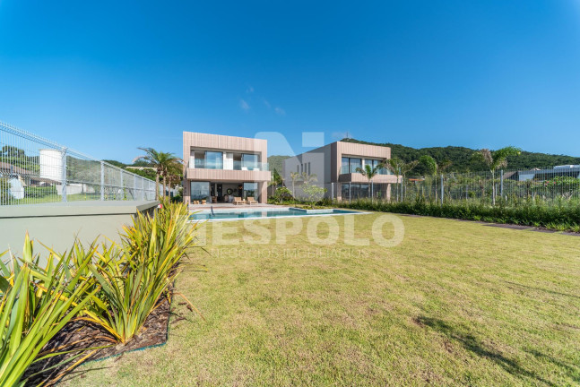 Imagem Casa à Venda, 458 m² em Praia Do Estaleiro - Balneario Camboriu Imagem Casa à Venda, 458 m² em Praia Do Estaleiro - Balneario Camboriu