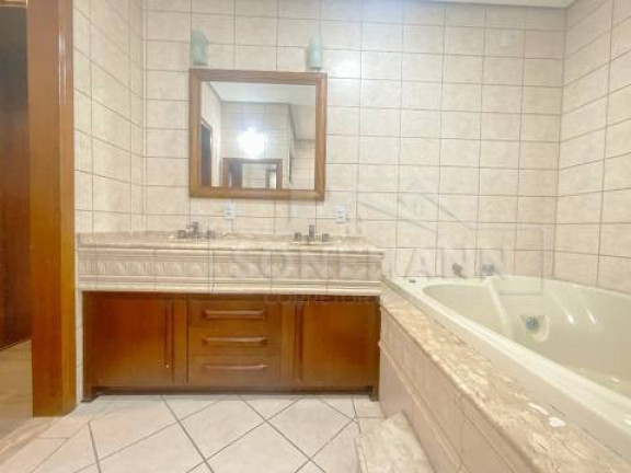 Imagem Casa com 3 Quartos à Venda, 335 m² em Coqueiros - Florianópolis
