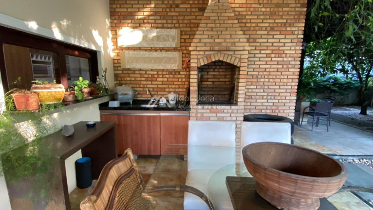 Imagem Casa com 4 Quartos à Venda, 194 m² em Centro - Eusébio