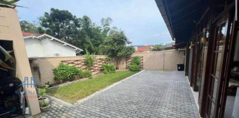 Imagem Casa com 3 Quartos à Venda, 245 m² em Santa Mônica - Florianópolis