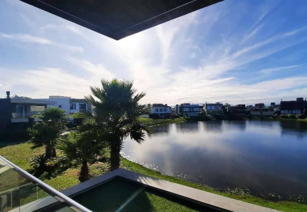 Imagem Casa com 5 Quartos à Venda, 200 m² em Arpoador - Xangri-lá Imagem Casa com 5 Quartos à Venda, 200 m² em Arpoador - Xangri-lá