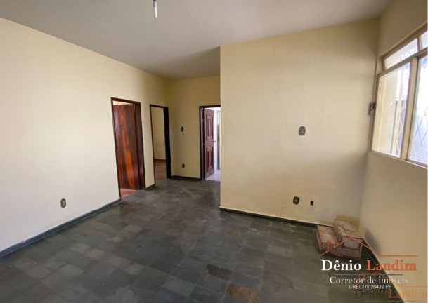 Imagem Casa com 3 Quartos à Venda, 250 m² em São José - Montes Claros