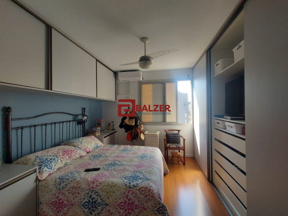 Imagem Apartamento com 3 Quartos à Venda, 135 m² em Centro - Florianópolis Imagem Apartamento com 3 Quartos à Venda, 135 m² em Centro - Florianópolis