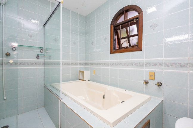 Imagem Casa com 6 Quartos à Venda, 300 m² em Boa Vista - Curitiba Imagem Casa com 6 Quartos à Venda, 300 m² em Boa Vista - Curitiba