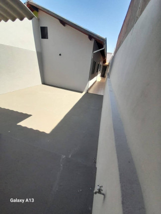 Imagem Casa com 2 Quartos à Venda, 138 m² em Botucatu
