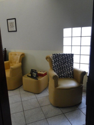 Imagem Casa com 4 Quartos à Venda, em Cecap - Jacareí Imagem Casa com 4 Quartos à Venda, em Cecap - Jacareí