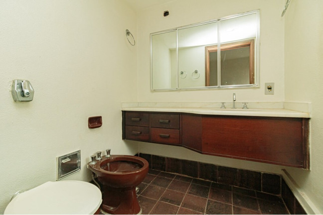 Imagem Apartamento com 3 Quartos à Venda, 135 m² em Moinhos De Vento - Porto Alegre