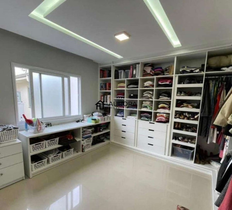 Imagem Apartamento com 3 Quartos à Venda, 215 m² em Centro - Balneário Camboriú Imagem Apartamento com 3 Quartos à Venda, 215 m² em Centro - Balneário Camboriú