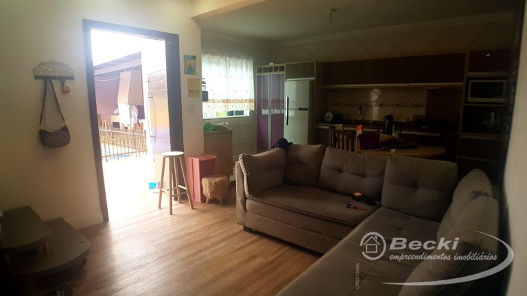 Imagem Sobrado com 3 Quartos à Venda, 200 m² em Santa Catarina - Joinville