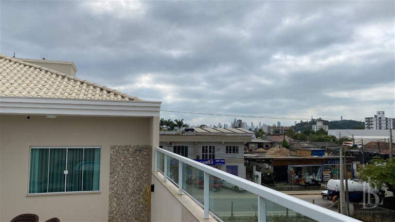 Imagem Casa com 3 Quartos à Venda, 387 m² em Cedros - Camboriú Imagem Casa com 3 Quartos à Venda, 387 m² em Cedros - Camboriú