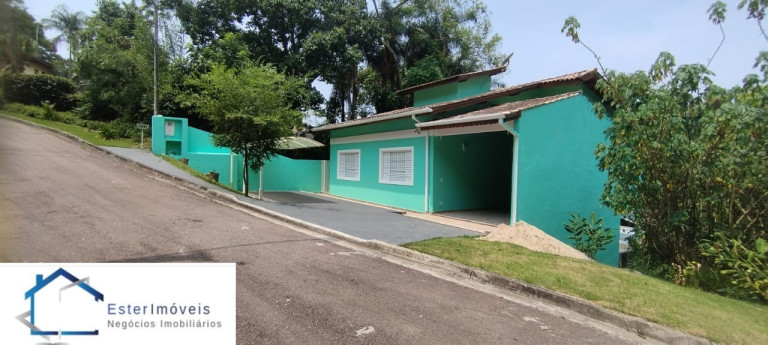 Casa com 3 Quartos para Alugar ou Temporada, 360 m² em Alpes Dos Araçás (jordanésia) - Cajamar