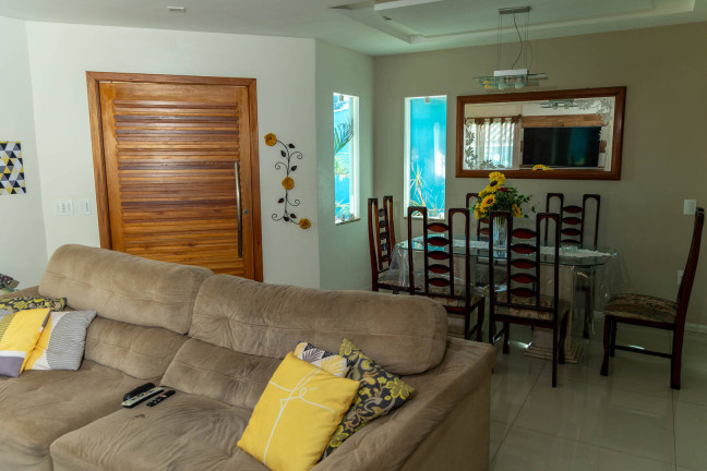 Imagem Casa com 5 Quartos à Venda, 360 m² em Centro - Maricá Imagem Casa com 5 Quartos à Venda, 360 m² em Centro - Maricá