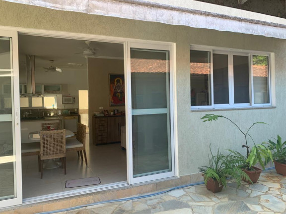 Imagem Casa com 8 Quartos para Alugar, 520 m² em Enseada - Ubatuba